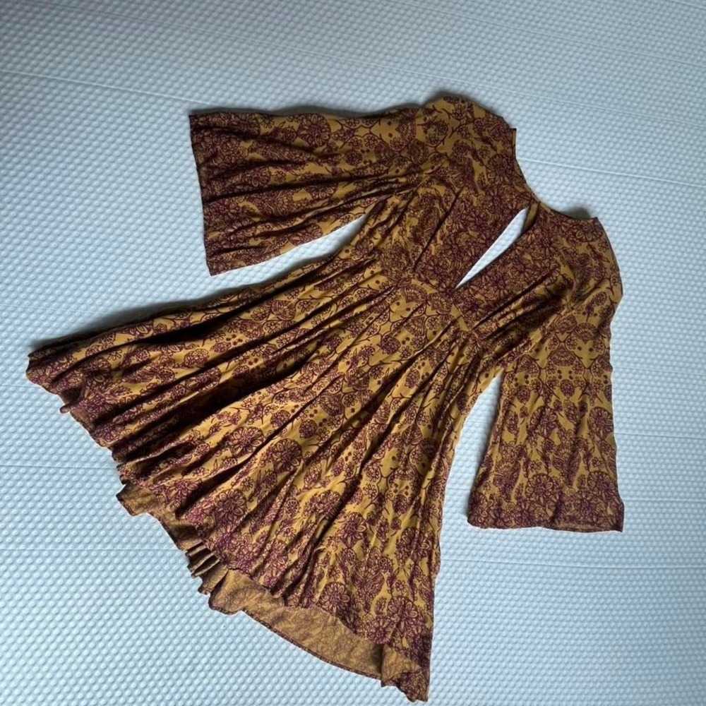 Mustard paisley floral bell sleeve boho mini dress size XS fairycore